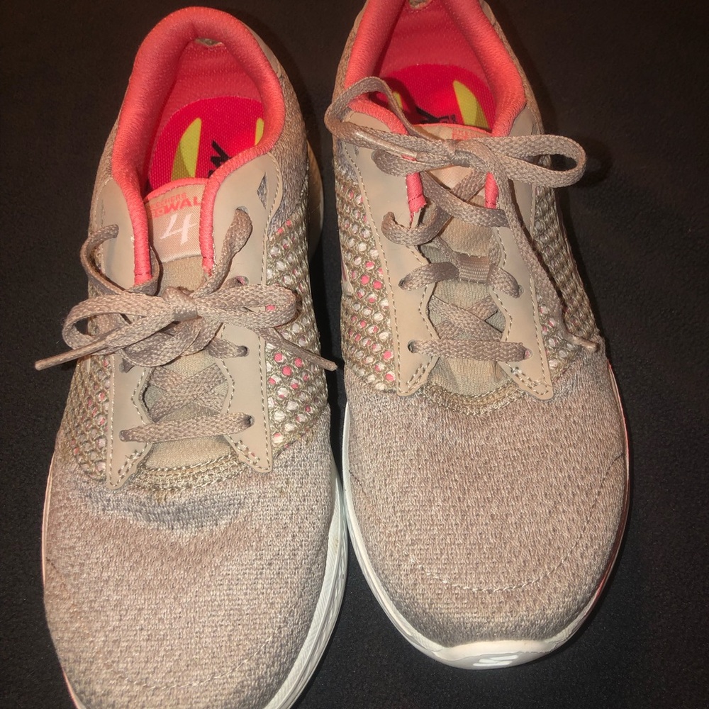 Skechers go walk 4 grey pink and white.